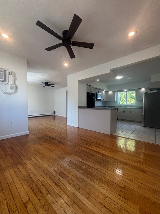 Photo - 33 Appleton St Unit 2