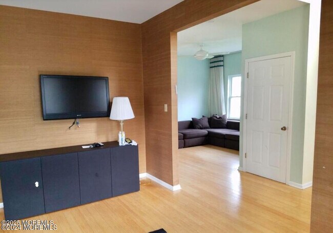 Photo - 95 Poplar Ave