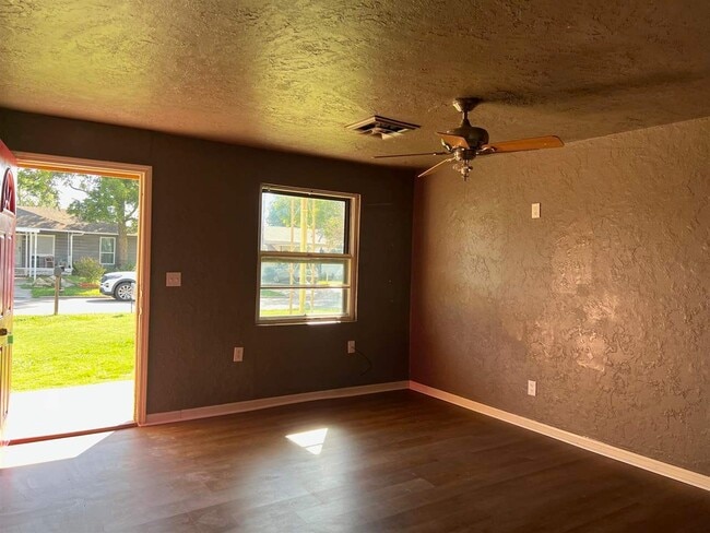 Photo - 814 NW 33rd St