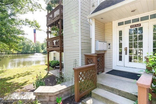 Building Photo - 1316 Cedarwood Dr Unit D3