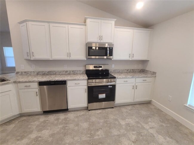 Photo - 539 Tanaro Ln