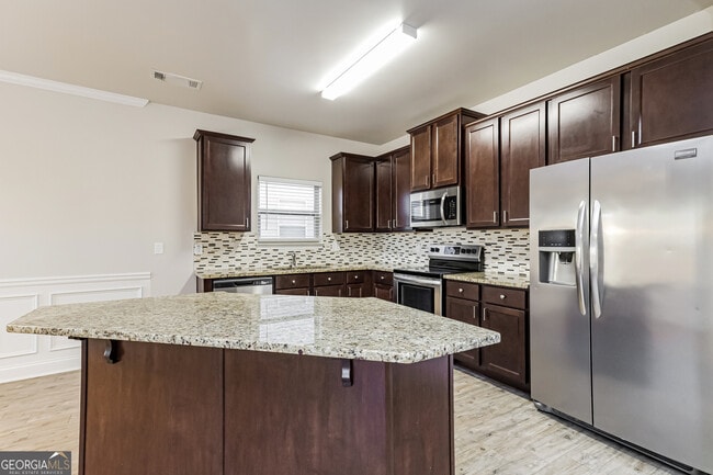 Photo - 175 Leland Ln