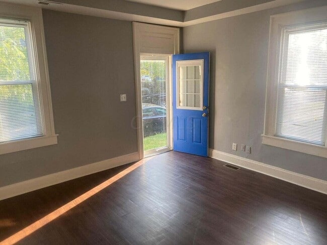 Photo - 484 E Columbus St