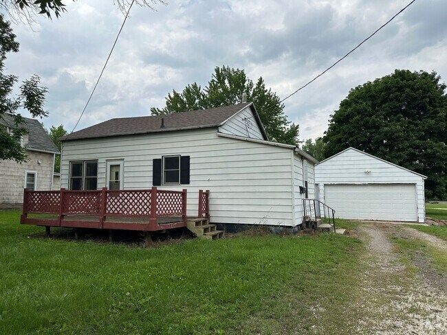 Building Photo - 2 Bedroom House in Webster City! $850