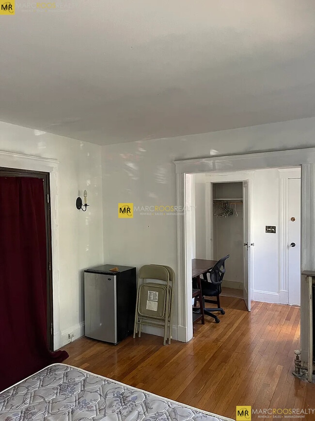 Photo - 2 Mission St