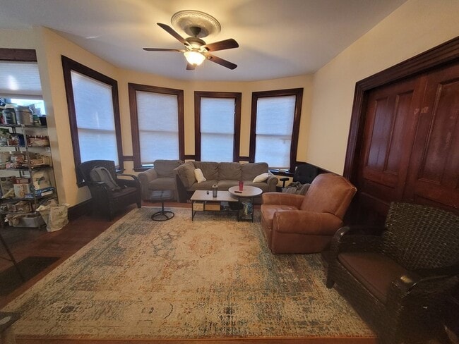 Photo - 126 Calumet St