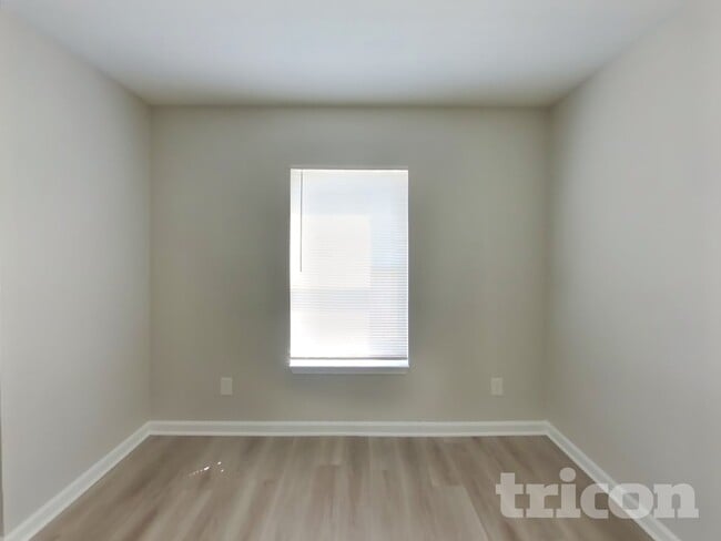 Photo - 1003 Pine Ridge Way