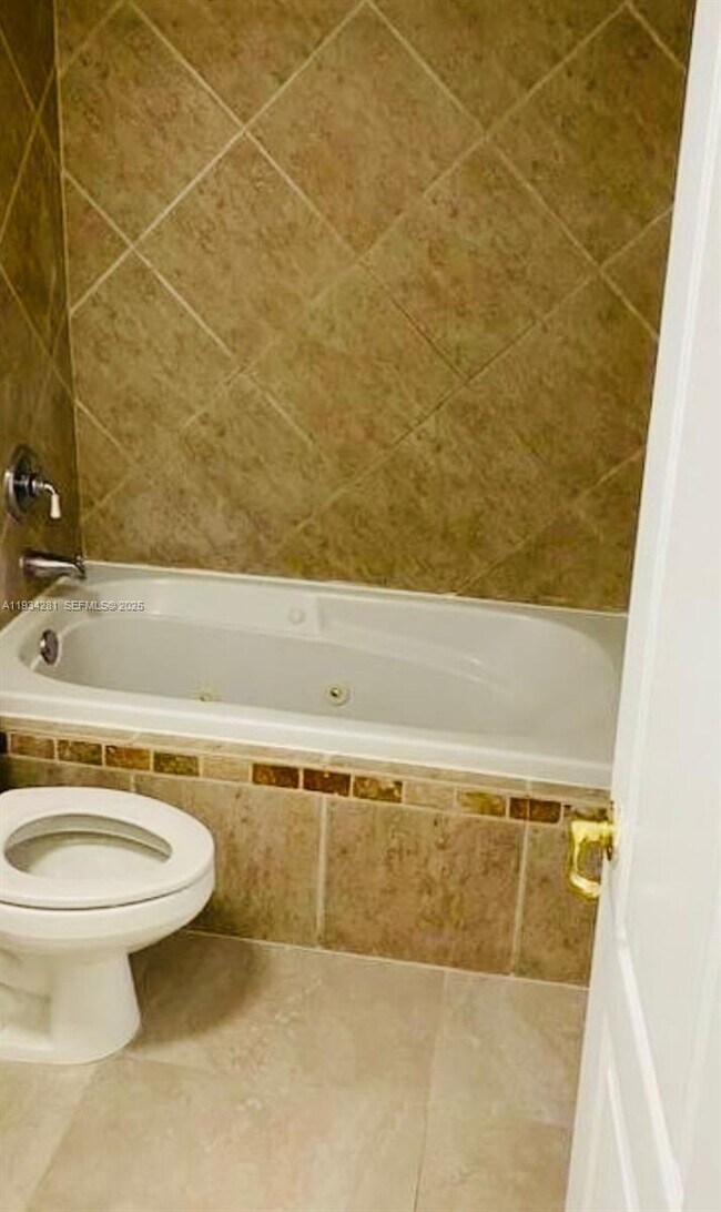 Photo - 4803 NW 7th St Unidad 210-14