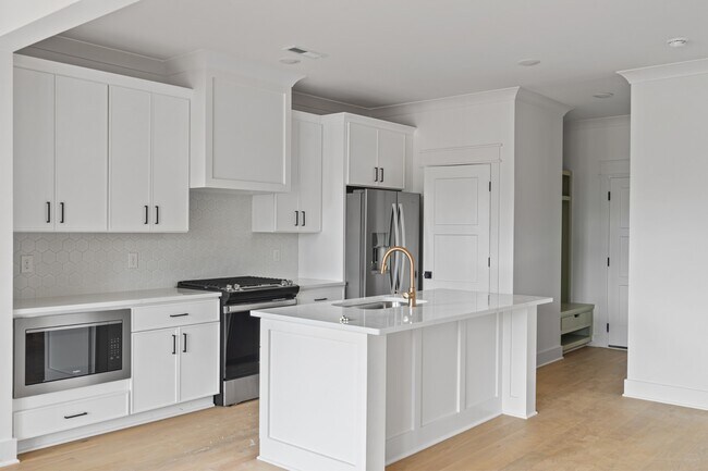 Photo - 1712 Carvell Ave