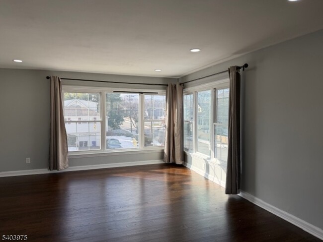 Photo - 10-06 1st St