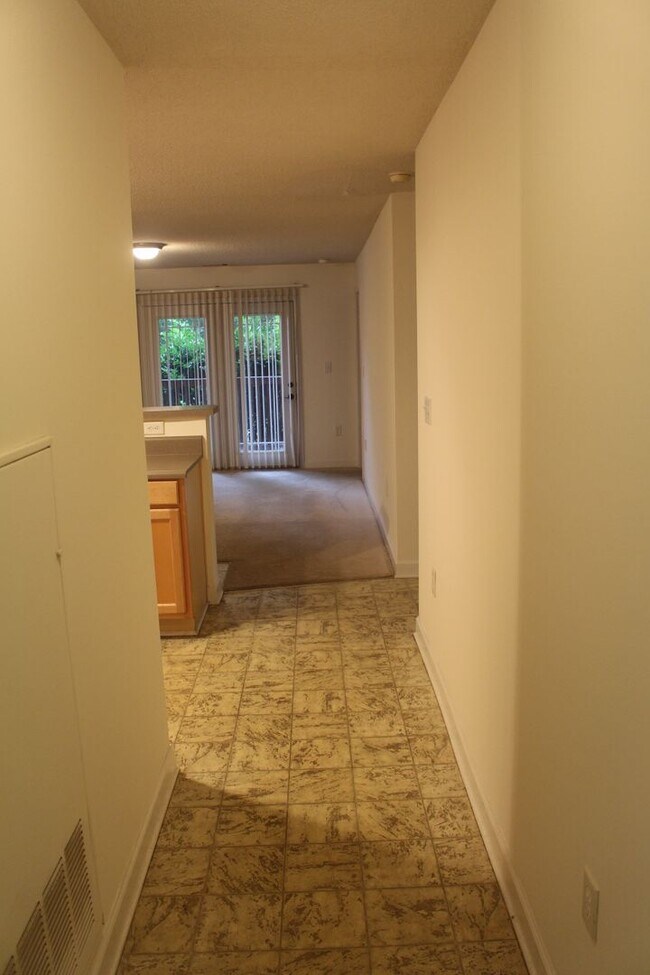 Photo - 611 Harts Cove Way