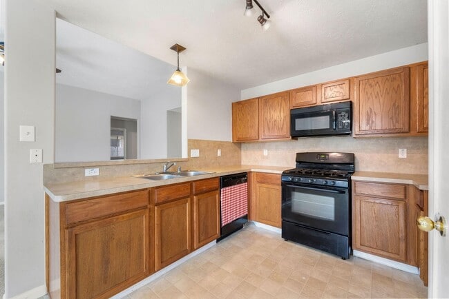 Building Photo - 2530 Fox River Ln