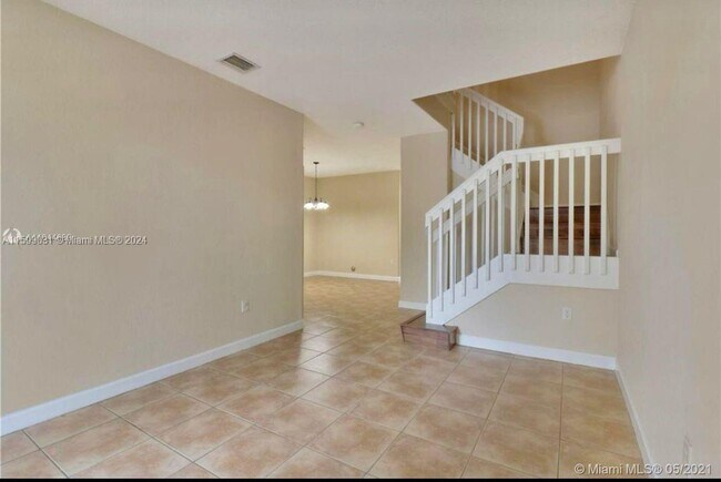 2470 SE 15th Ct