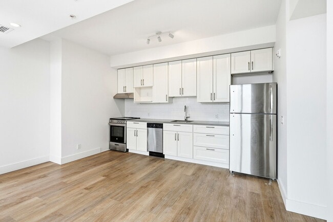 Building Photo - 841 Grenon Ave Unit 409