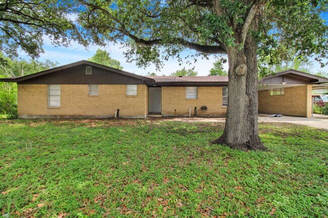 Building Photo - 609 W Walnut Ave