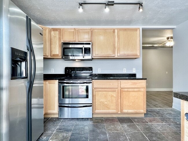 Photo - 933 E Front St Unit A