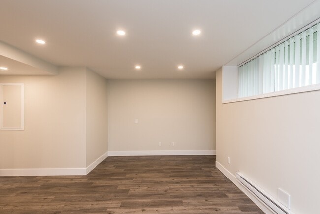 151 Keith Rd E