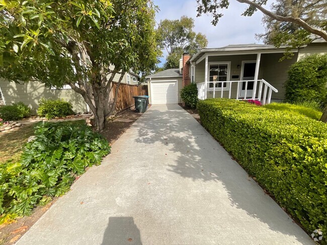 Building Photo - Charming San Carlos Home in Prime Location!