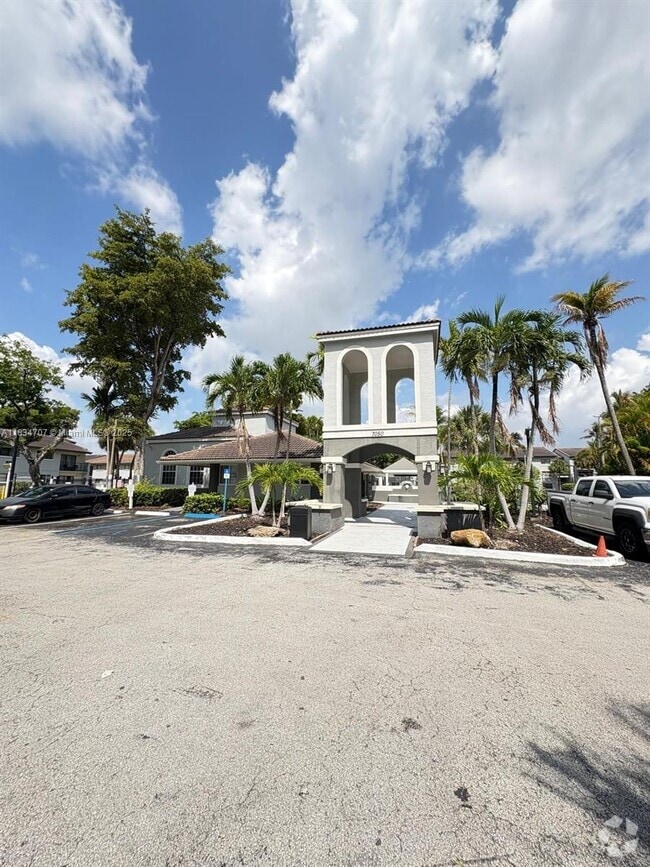 Building Photo - 7230 NW 179th St Unit 302 Rental
