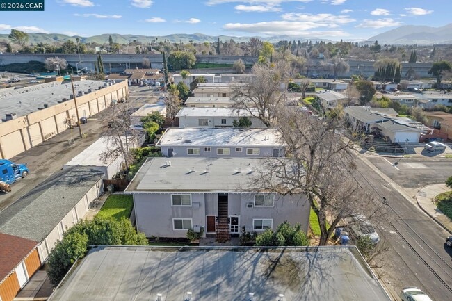 Photo - 2756 Argyll Ave Unidad C