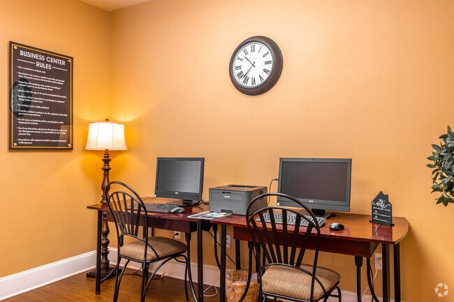 Business Center - Southgate Glen