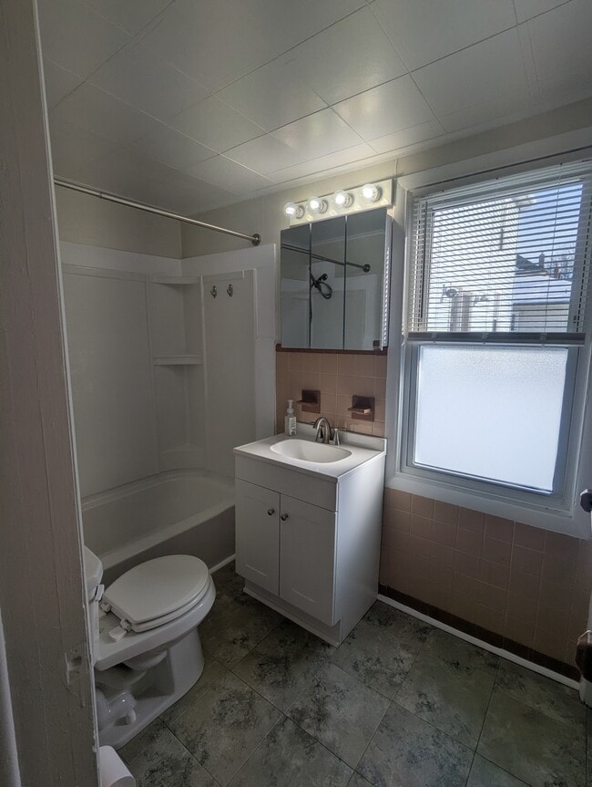 Photo - 16 Beloit Ave