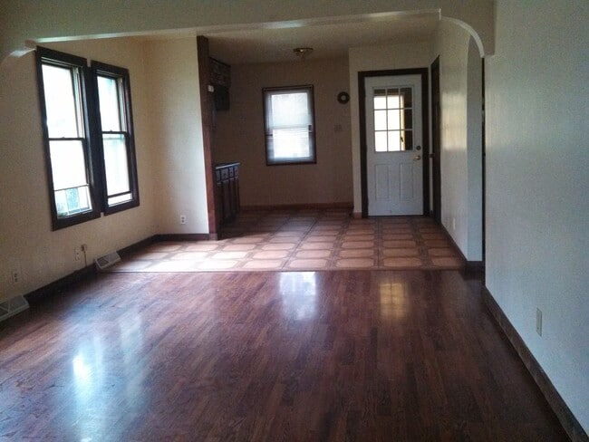 Photo - 2BR SINGLE FAMILY, YARD, GARAGE, FULL BASE...