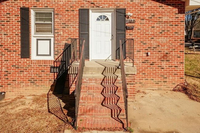 Photo - Large Single Family Home!