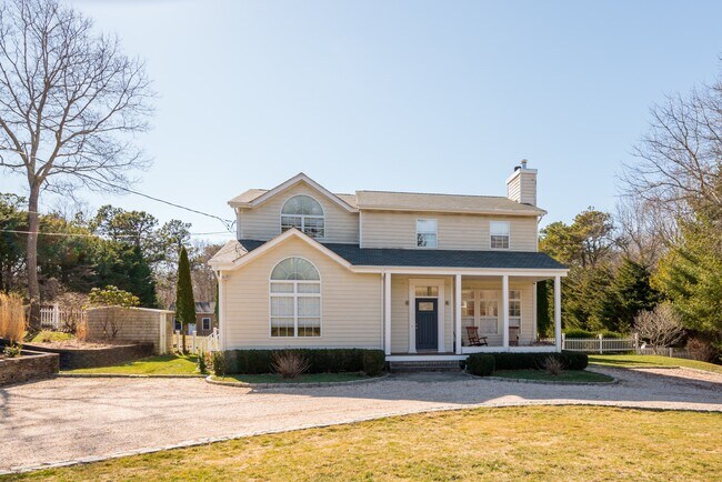 Photo - 11 E Gate Rd