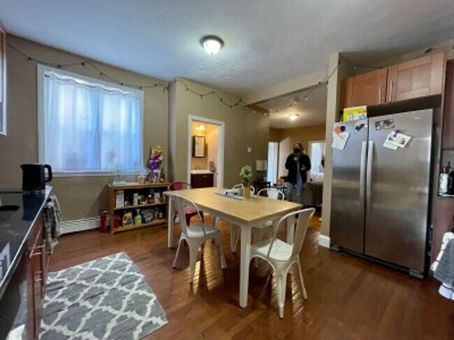 Photo - 5 Bed 2 Bath - Allston - 9/1