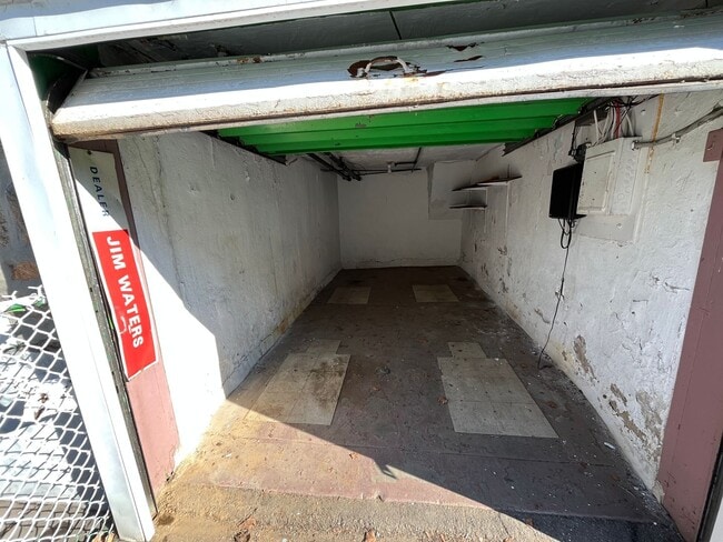 Photo - 4100 Levick St