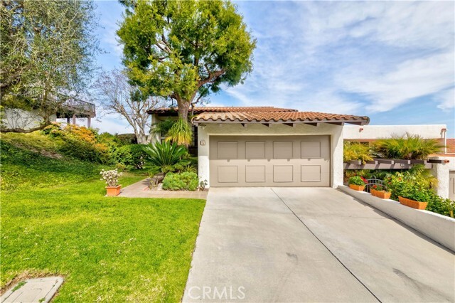 Photo - 5 Oaktree Ln Townhome