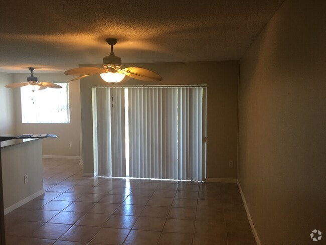 Building Photo - 2600 University S Dr Unit 217 Rental