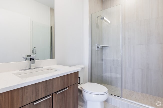 2BR 2BA