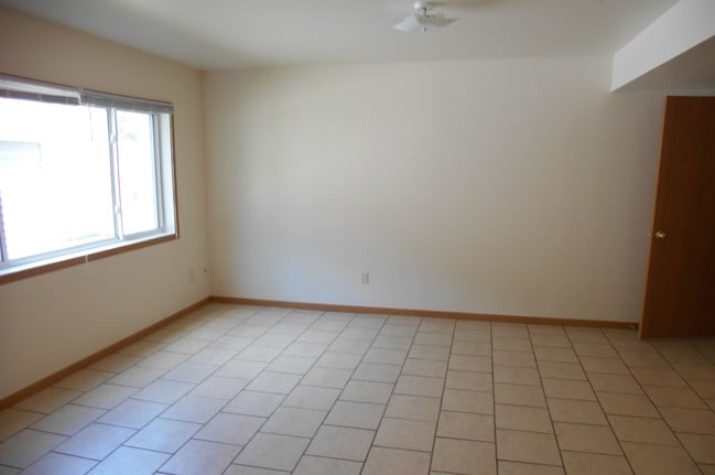 Photo - 307 W 21st St