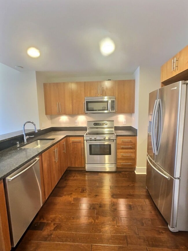 Photo - Fantastic 2 Bedroom/2 Bathroom Condo For R... Unit 503
