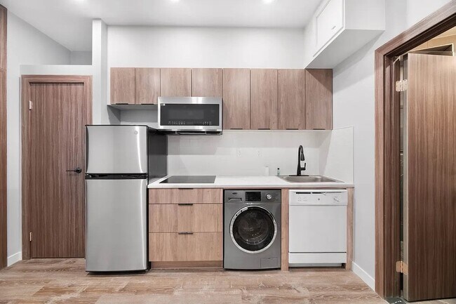 Photo - 437 W 46th St Unidad 1RW