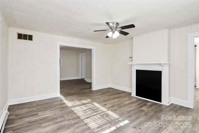 Building Photo - 826 Cantwell St