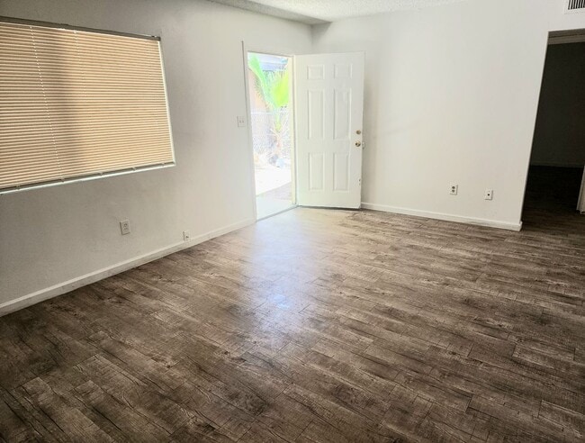 Photo - 107-109 Woodrow Ave. Unit B