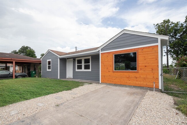 Photo - 3205 Stallings Dr