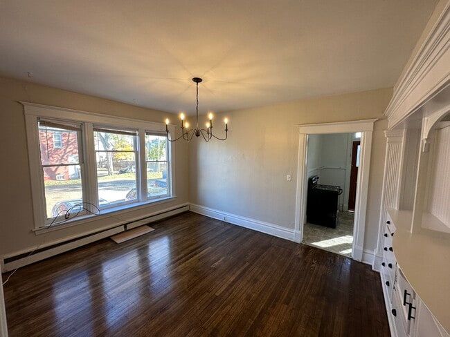 Photo - 447 W Walnut