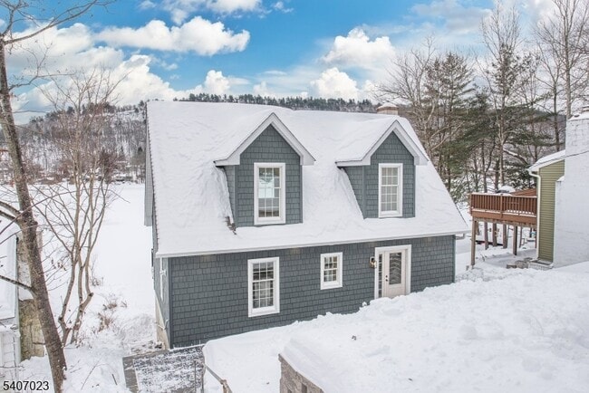 Building Photo - 41 W Shore Trail