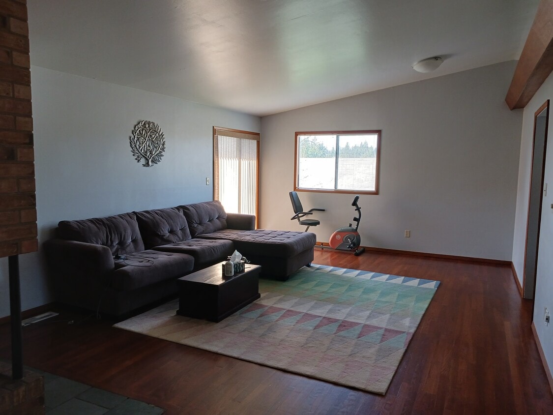 Photo - 127 NE 164th St (Shoreline, WA)