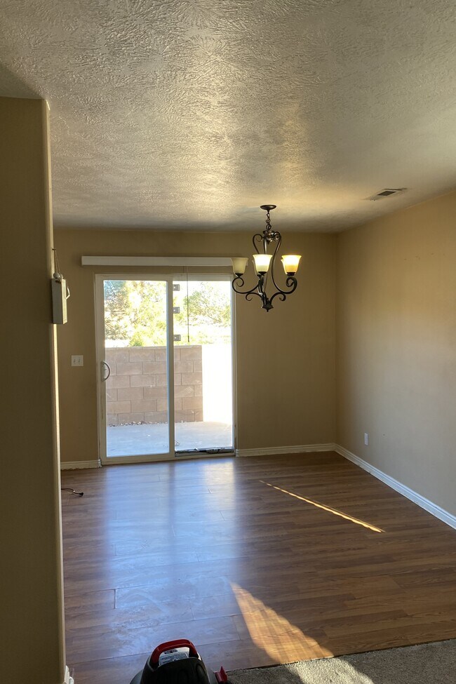 Photo - 2930 E 450 N