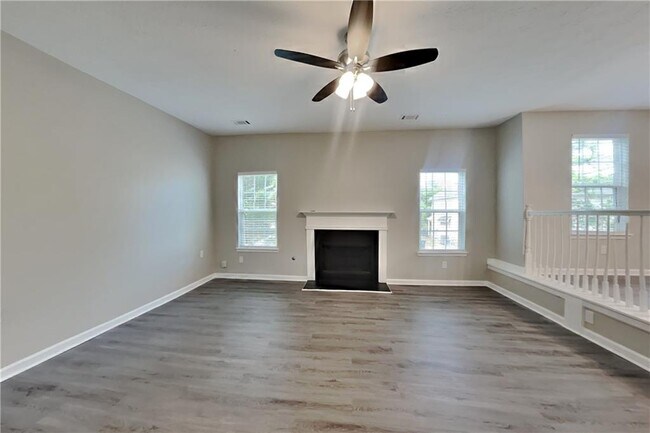 Photo - 2896 Spence Ct NE