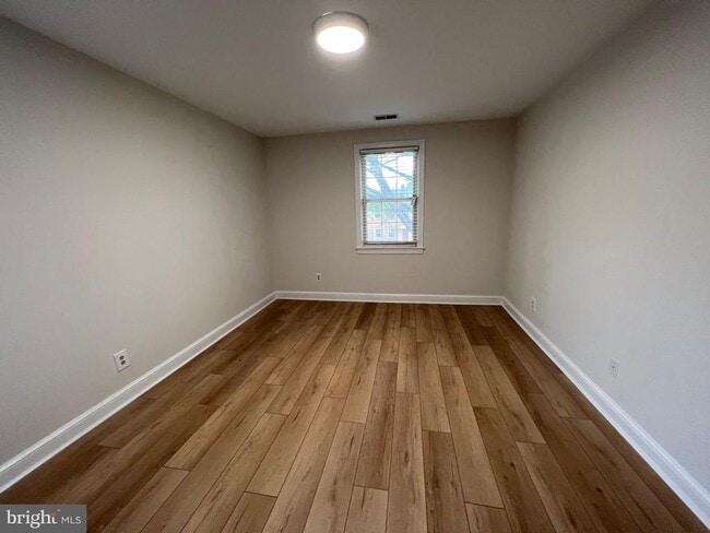 Photo - 2809 Arlington Blvd Unidad 149