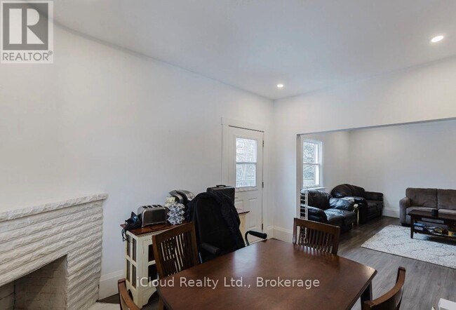 Photo - 2177 Lakeshore Rd. Unité Upper