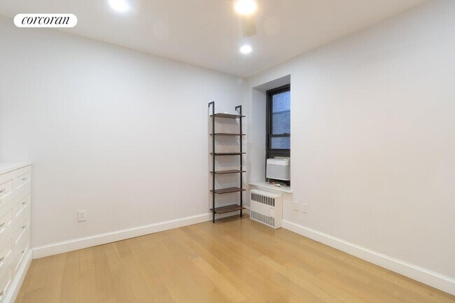 Photo - 101 W 81st St