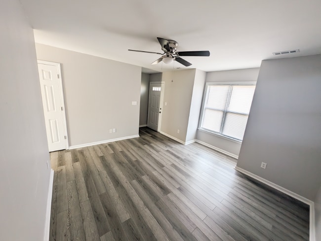 Photo - 630 S Main St