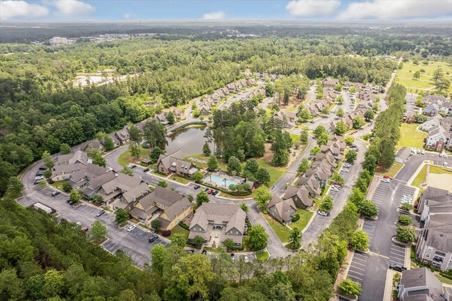 Discover the expansive, nature-filled community at The Cottages of Hattiesburg, offering scenic student living.